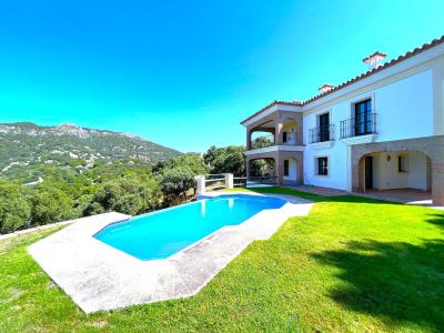 R5042038, Villa Detached in Casares