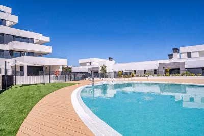 R5051689, Apartment Penthouse Duplex in Altos de los Monteros