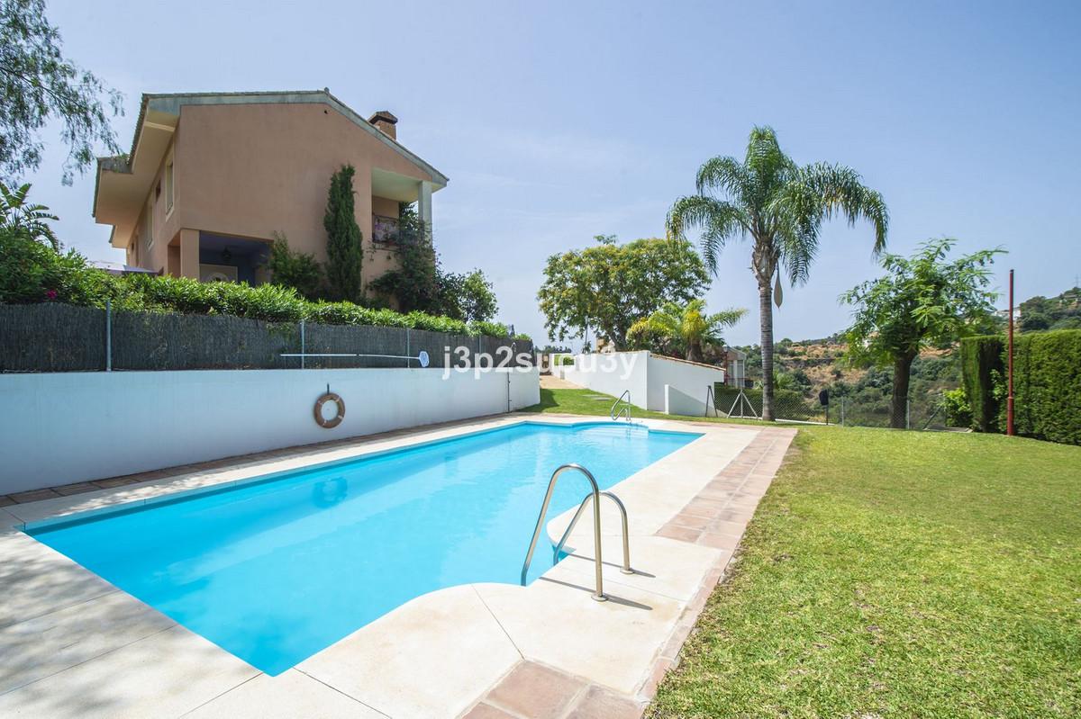 Villa Semi Detached in Estepona