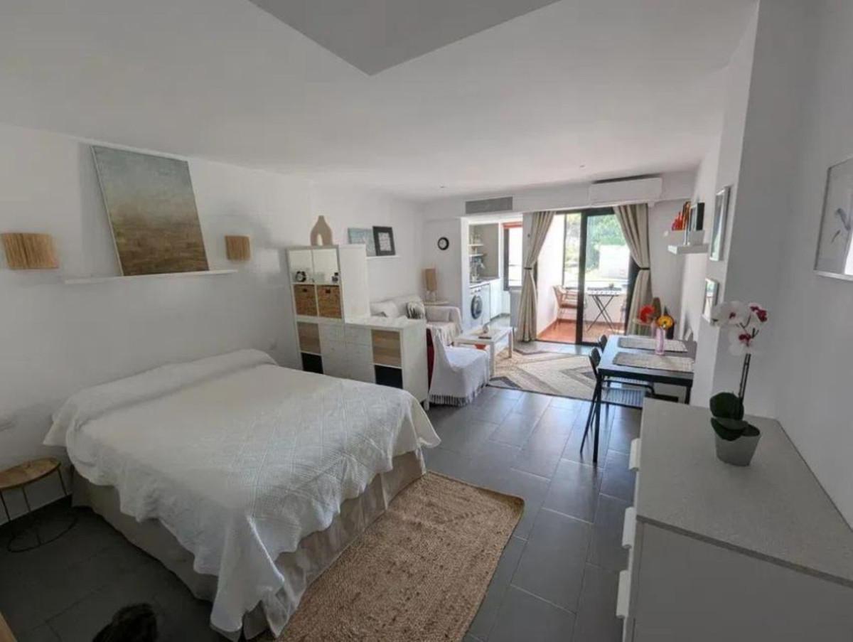 Studio Middle Floor in Sotogrande Costa