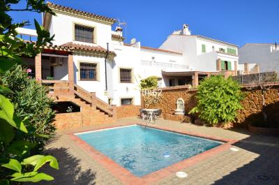 R4411594, Villa Semi Detached in Sotogrande